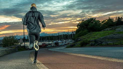 ¿Por qué deberías salir a correr a las 6 de la mañana?