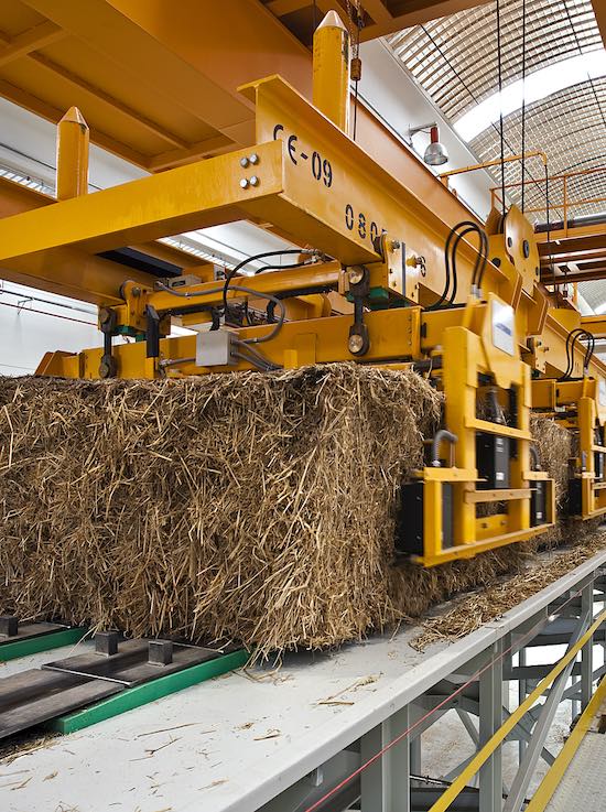 Trigo y astillas de madera para producir energía limpia